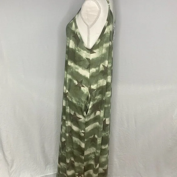 Zenana Outfitters (NWOT) Green with stars, adjustable straps pockets dress 1X - Picture 2 of 7